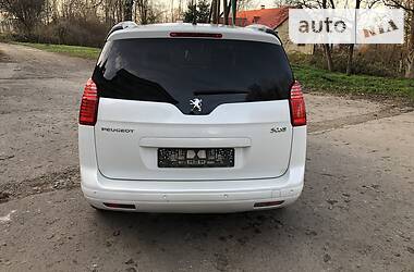 Минивэн Peugeot 5008 2011 в Городке