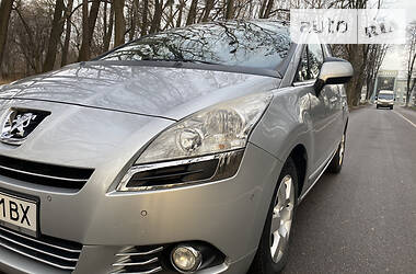 Минивэн Peugeot 5008 2012 в Черновцах