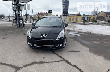 Универсал Peugeot 5008 2012 в Дубно