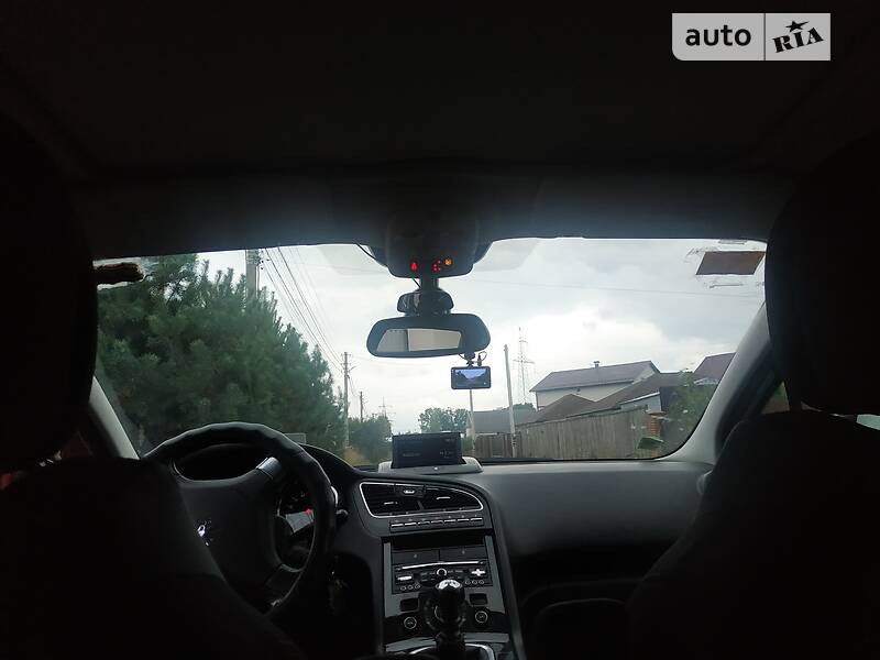 Минивэн Peugeot 5008 2010 в Киеве