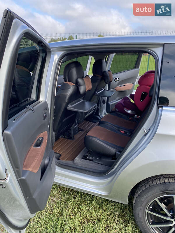 Мінівен Peugeot 5008 2012 в Києві