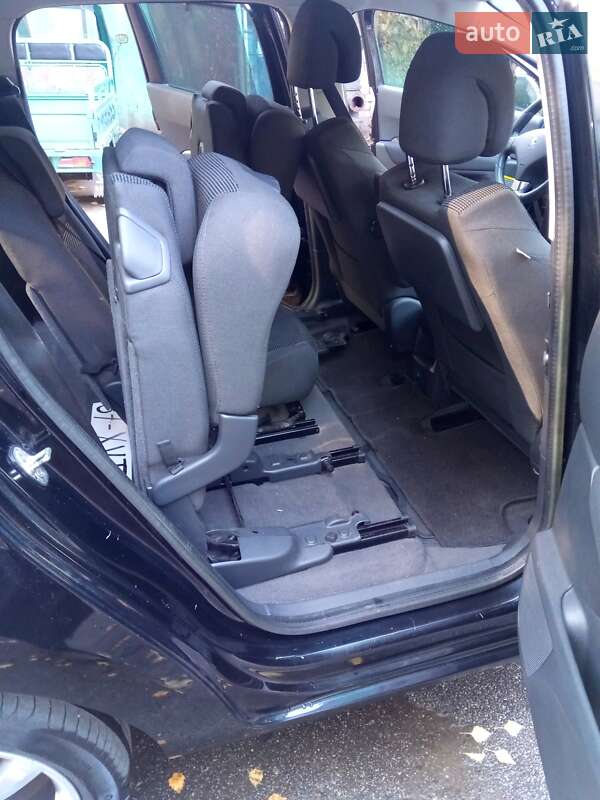 Мінівен Peugeot 5008 2012 в Києві