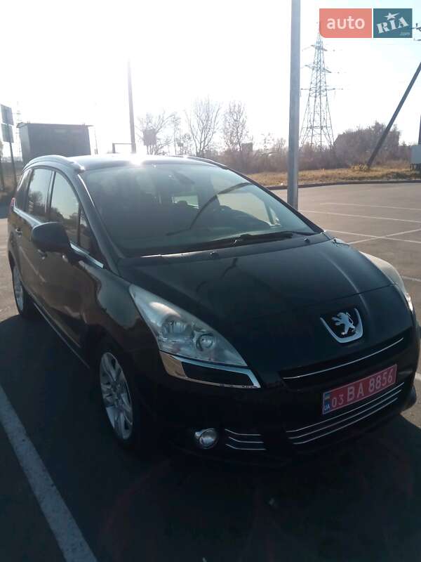 Мінівен Peugeot 5008 2012 в Києві