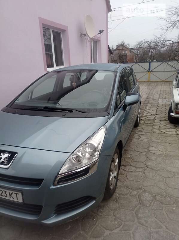 Мінівен Peugeot 5008 2009 в Львові