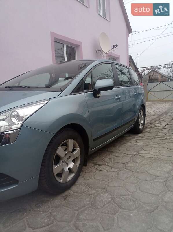 Мінівен Peugeot 5008 2009 в Львові