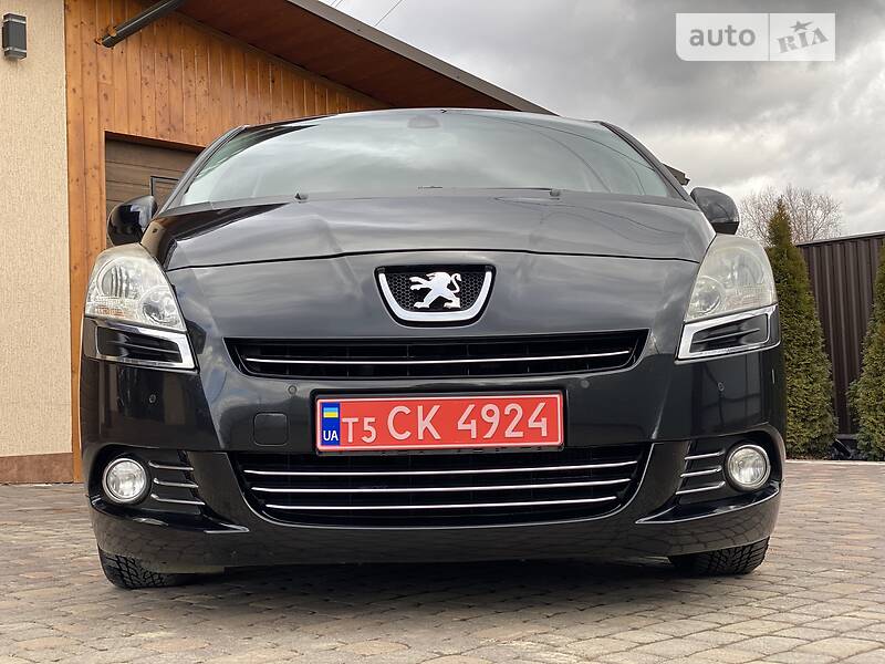 Мінівен Peugeot 5008 2012 в Чернівцях