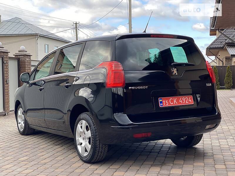Мінівен Peugeot 5008 2012 в Чернівцях