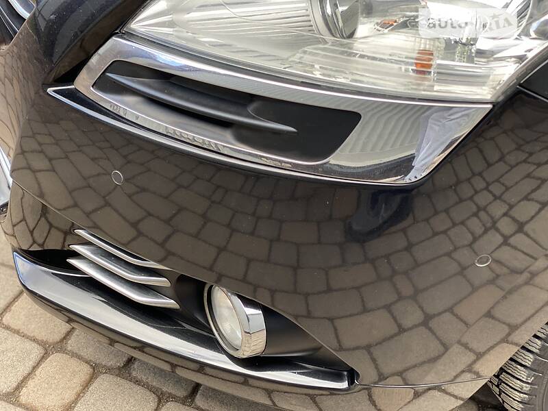 Мінівен Peugeot 5008 2012 в Чернівцях