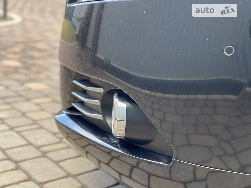 Мінівен Peugeot 5008 2012 в Чернівцях