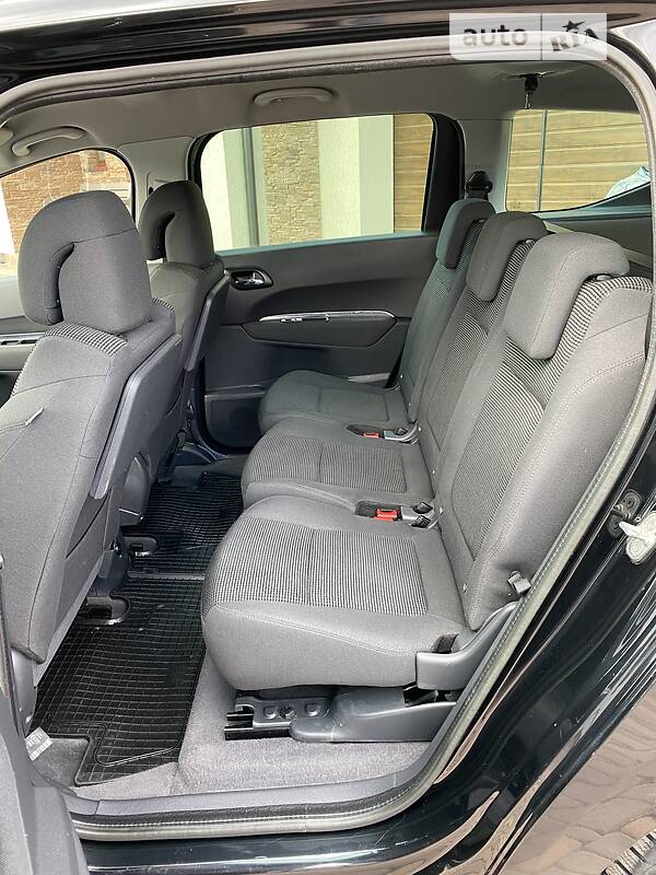 Мінівен Peugeot 5008 2012 в Чернівцях