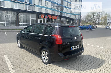 Универсал Peugeot 5008 2010 в Ивано-Франковске