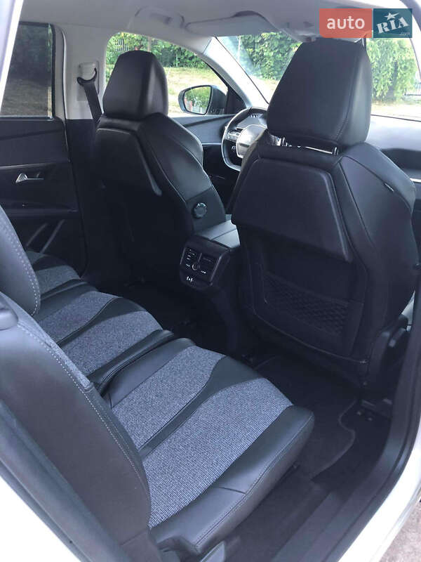 Позашляховик / Кросовер Peugeot 5008 2019 в Львові