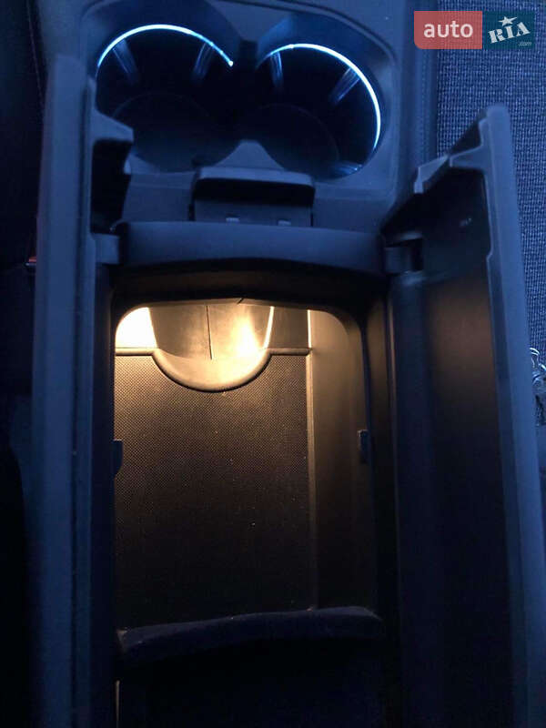 Позашляховик / Кросовер Peugeot 5008 2019 в Львові