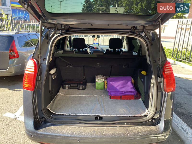 Універсал Peugeot 5008 2013 в Покровську