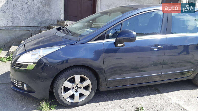 Минивэн Peugeot 5008 2013 в Луцке фото 5 Минивэн Peugeot 5008 2013 в Луцке