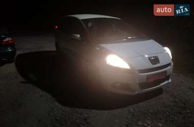 Мінівен Peugeot 5008 2012 в Львові