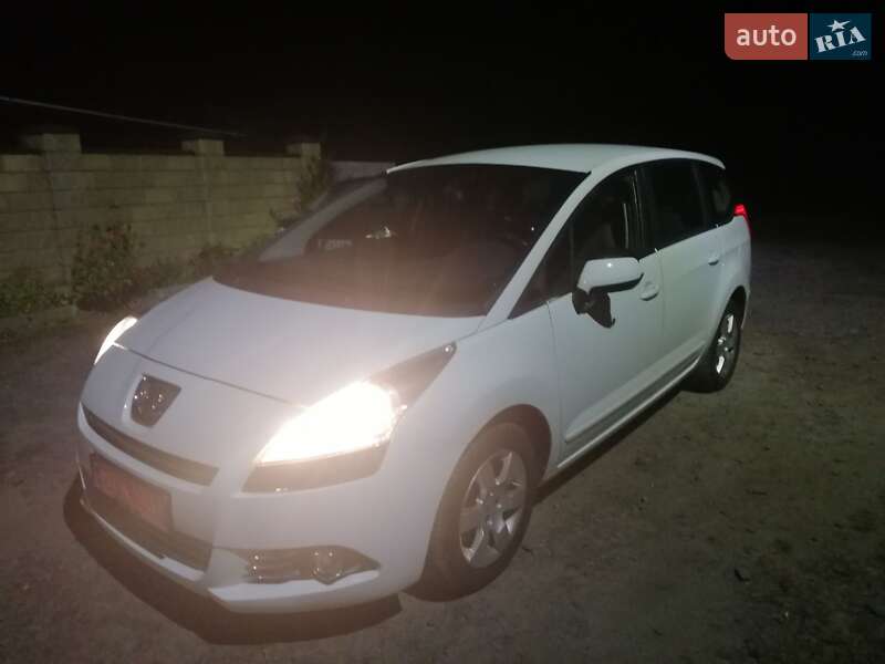 Мінівен Peugeot 5008 2012 в Львові
