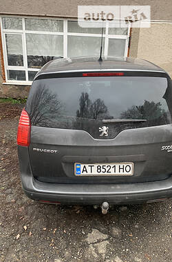 Микровэн Peugeot 5008 2013 в Снятине