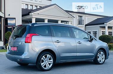 Минивэн Peugeot 5008 2016 в 