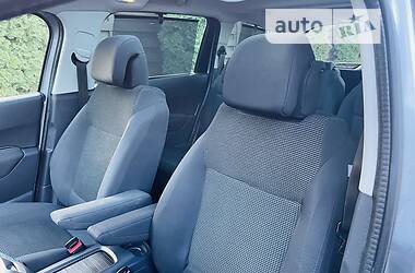 Минивэн Peugeot 5008 2016 в 