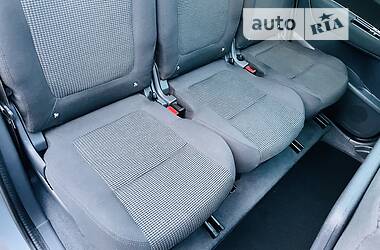 Минивэн Peugeot 5008 2016 в 