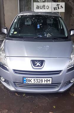 Універсал Peugeot 5008 2011 в 