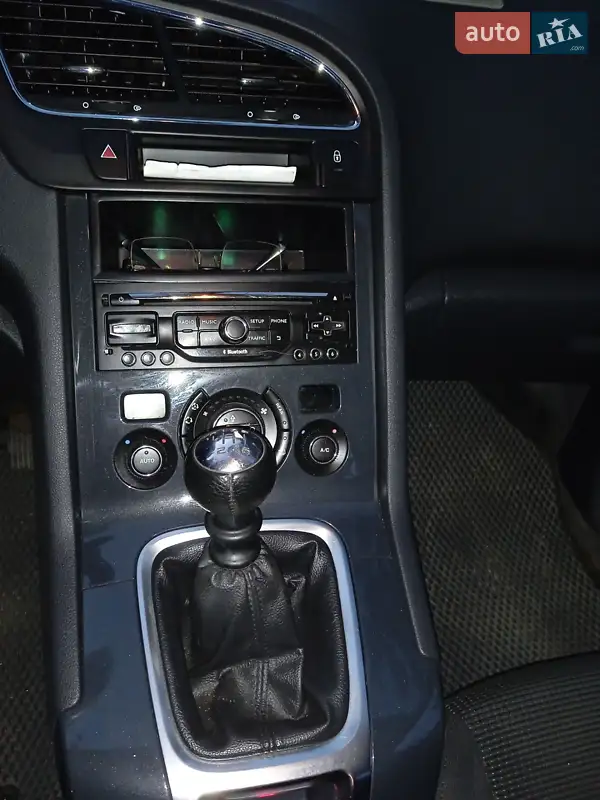 Универсал Peugeot 5008 2013 в 