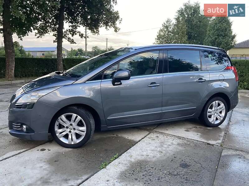 Peugeot 5008 2011