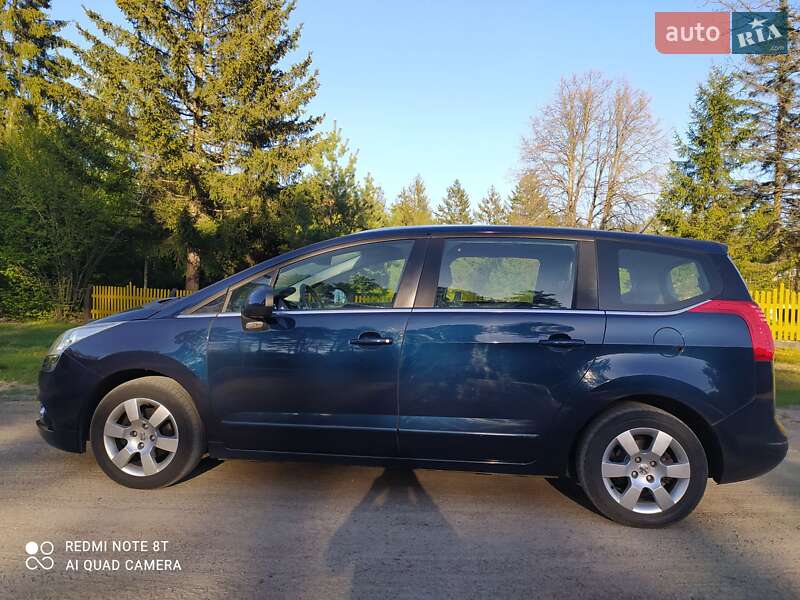 Мікровен Peugeot 5008 2009 в Сарнах
