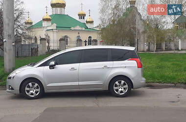 Микровэн Peugeot 5008 2013 в Подольске