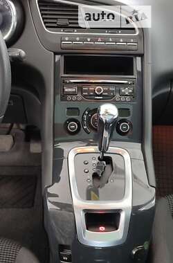 Микровэн Peugeot 5008 2014 в 