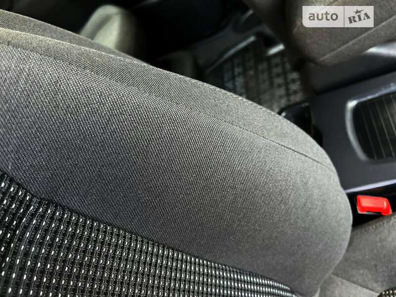 Микровэн Peugeot 5008 2016 в Днепре