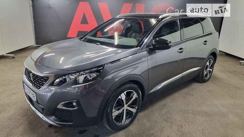 PEUGEOT 5008