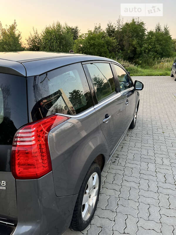 Микровэн Peugeot 5008 2011 в Стрые