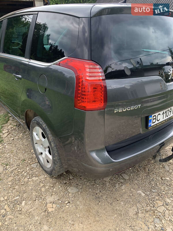 Микровэн Peugeot 5008 2011 в Старом Самборе