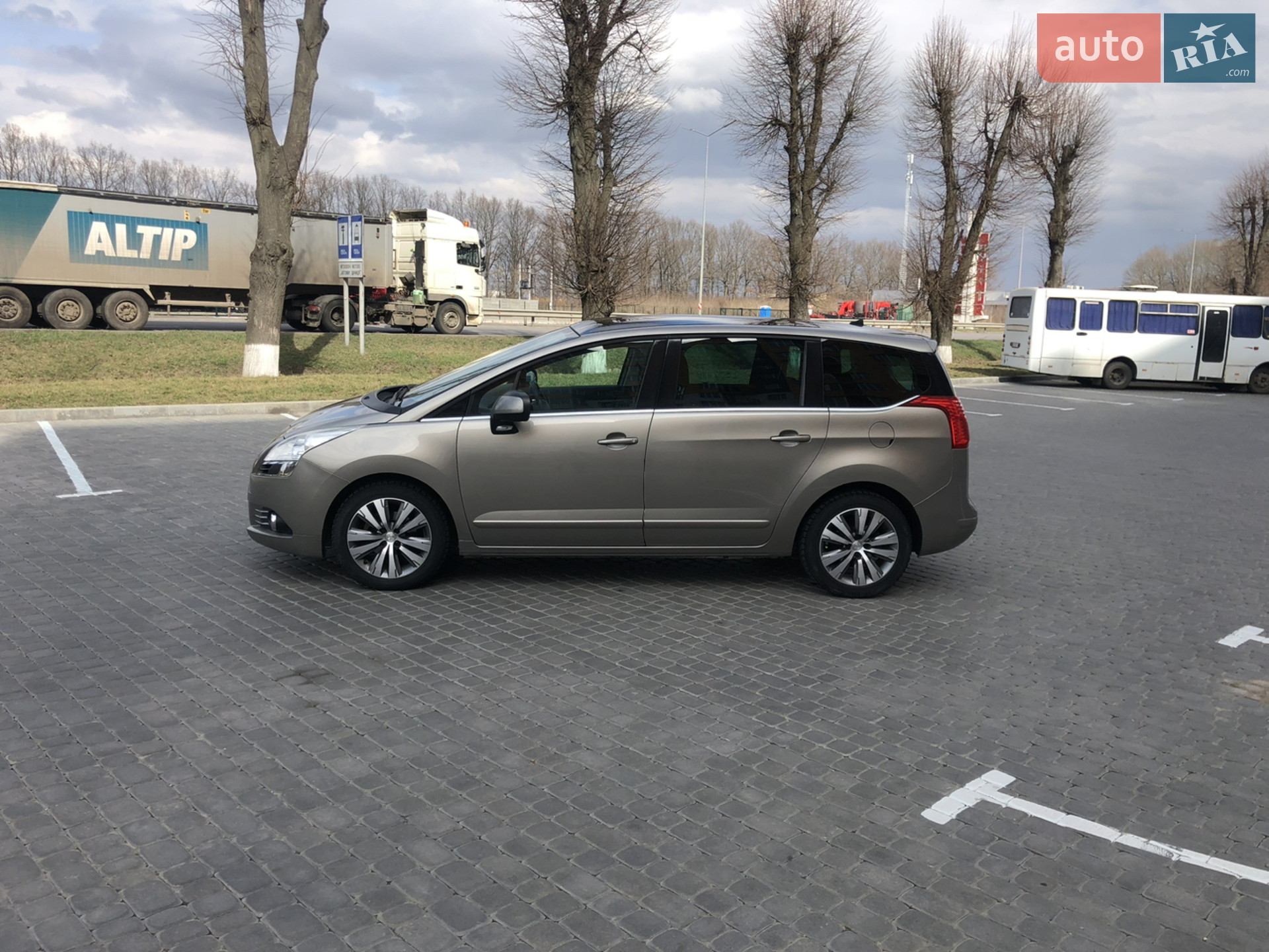 2010 Peugeot 5008 - мініатюра 16