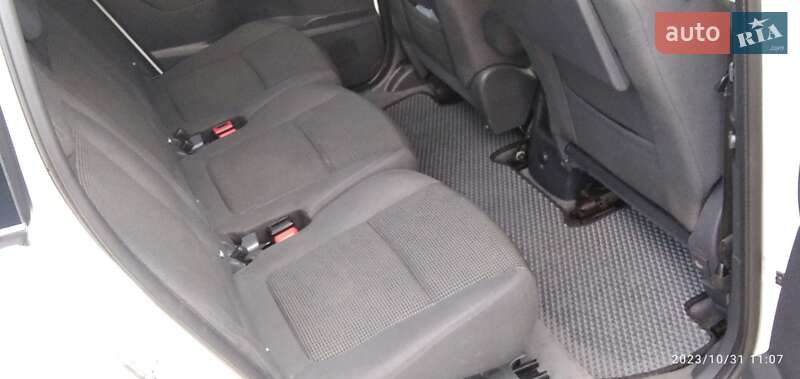 Мікровен Peugeot 5008 2014 в Ковелі