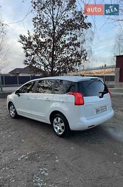 Мікровен Peugeot 5008 2011 в Сарнах