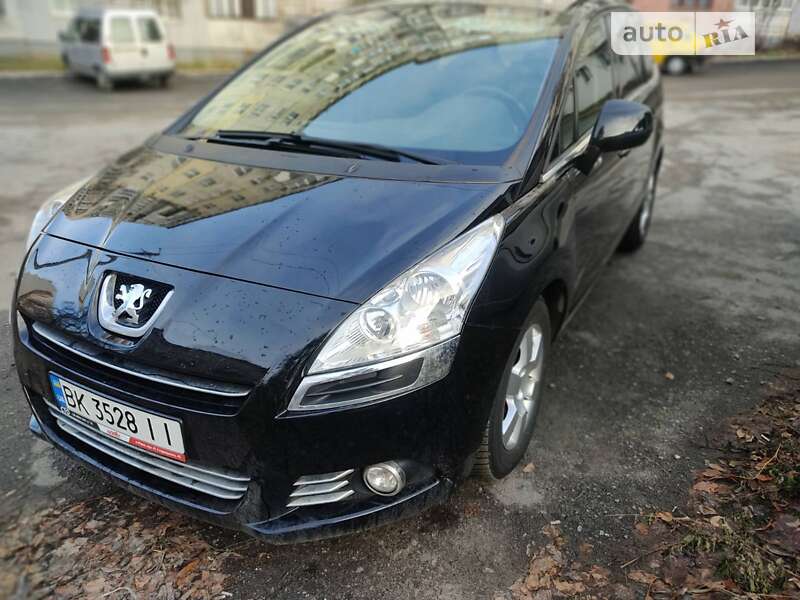 Микровэн Peugeot 5008 2012 в Ровно