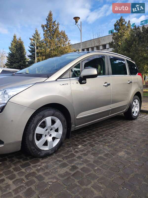 Мікровен Peugeot 5008 2013 в Кам'янець-Подільському