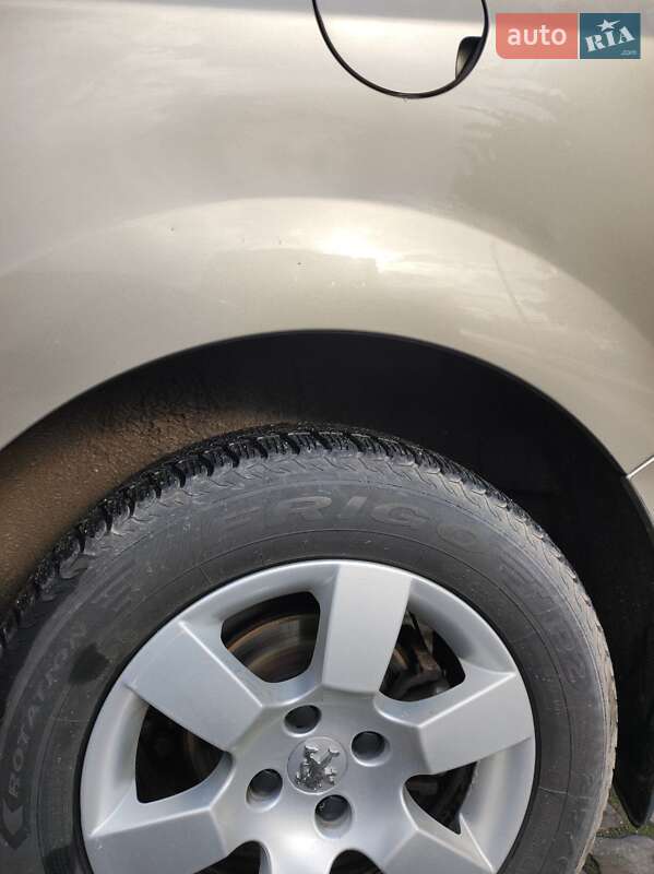 Мікровен Peugeot 5008 2013 в Кам'янець-Подільському