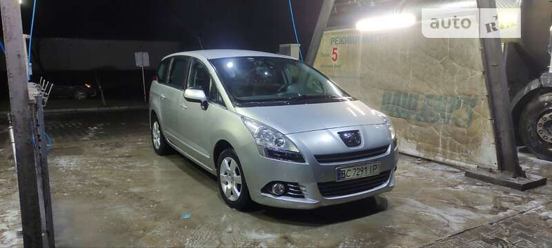 Микровэн Peugeot 5008 2010 в Самборе