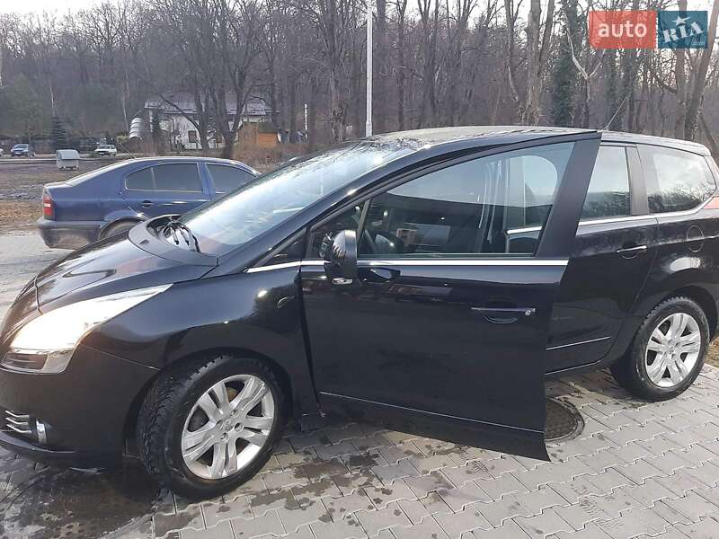 Мікровен Peugeot 5008 2013 в Дрогобичі