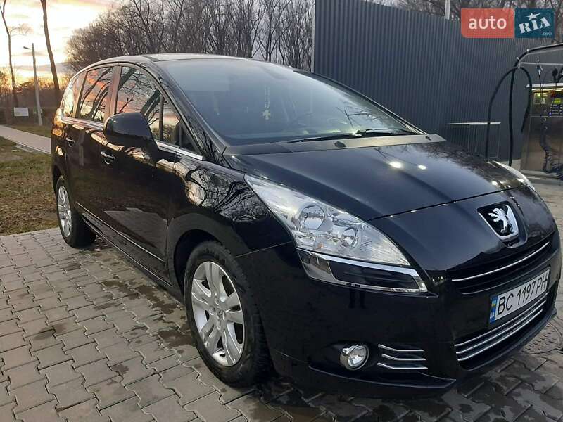 Мікровен Peugeot 5008 2013 в Дрогобичі