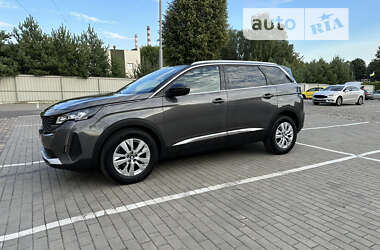 Внедорожник / Кроссовер Peugeot 5008 2021 в Луцке