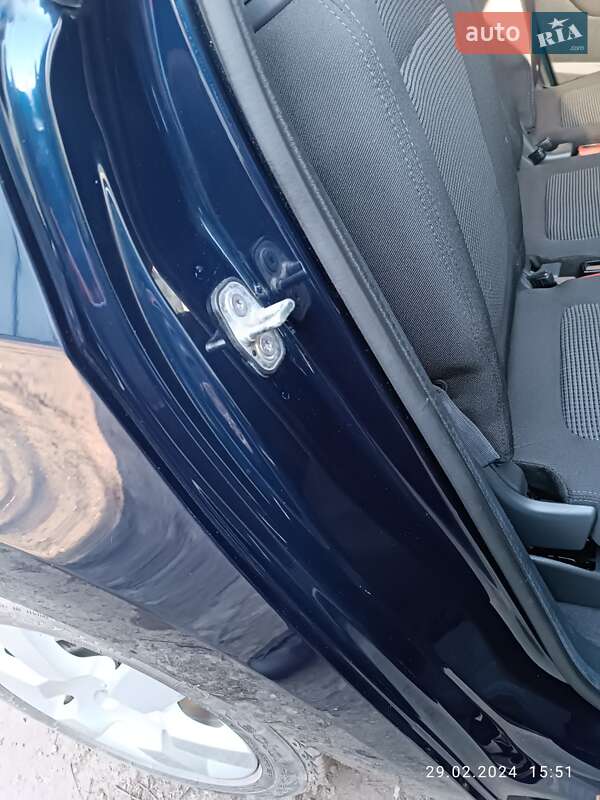 Мікровен Peugeot 5008 2010 в Братському