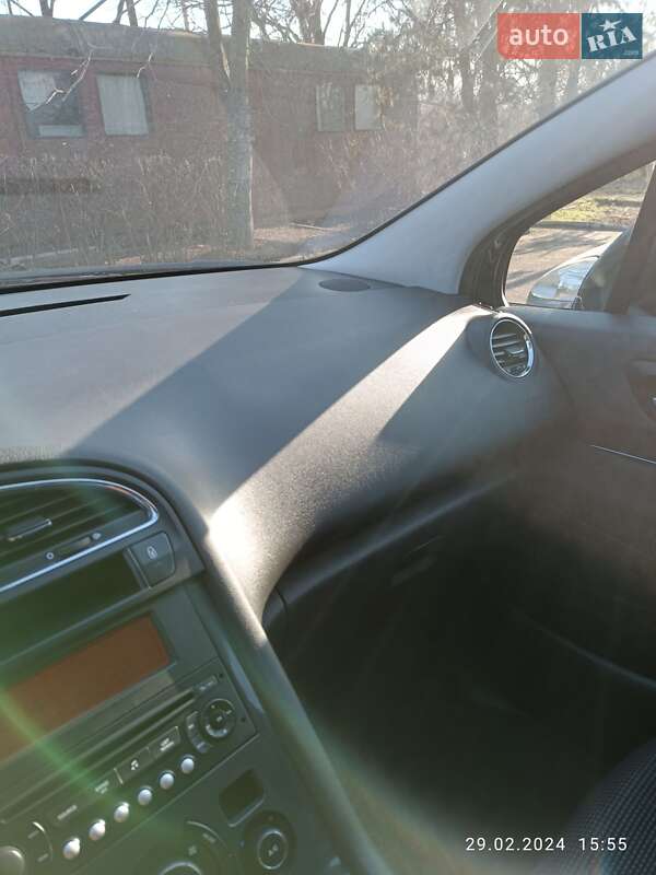 Мікровен Peugeot 5008 2010 в Братському