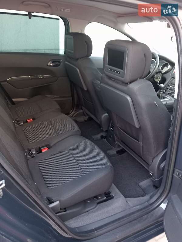 Мікровен Peugeot 5008 2011 в Рівному