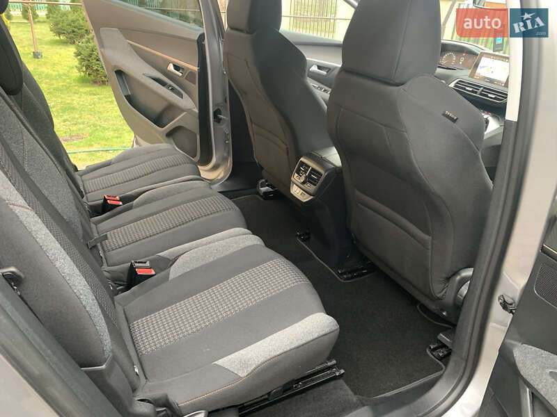 Внедорожник / Кроссовер Peugeot 5008 2018 в Львове фото 32 Внедорожник / Кроссовер Peugeot 5008 2018 в Львове