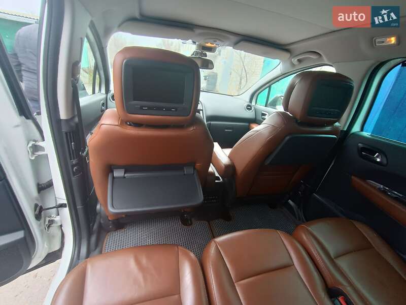 Микровэн Peugeot 5008 2011 в Светловодске